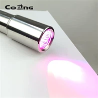 दर्द के लिए हाथ से पकड़ी जाने वाली लाल बत्ती थेरेपी